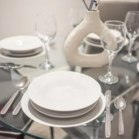 Studios With Ensuite Showers & Share Kitchens Prime Location Near Hospital, Town Center Apt 3 St Helens  Exterior photo