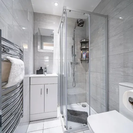 Studios With Ensuite Showers & Share Kitchens Prime Location Near Hospital, Town Center Apt 3 St Helens  Exterior photo