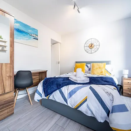 Studios With Ensuite Showers & Share Kitchens Prime Location Near Hospital, Town Center Apt 3 St Helens  Exterior photo