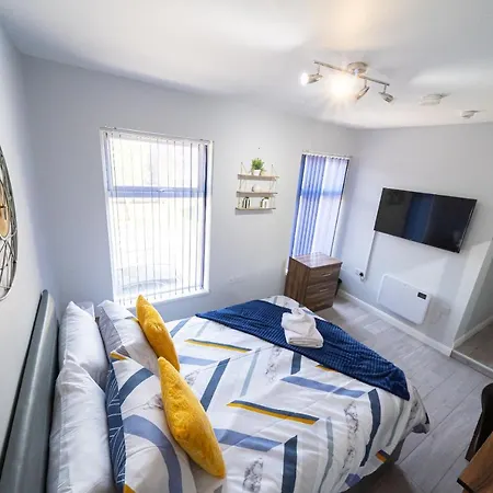 Studios With Ensuite Showers & Share Kitchens Prime Location Near Hospital, Town Center Apt 3 St Helens  Exterior photo