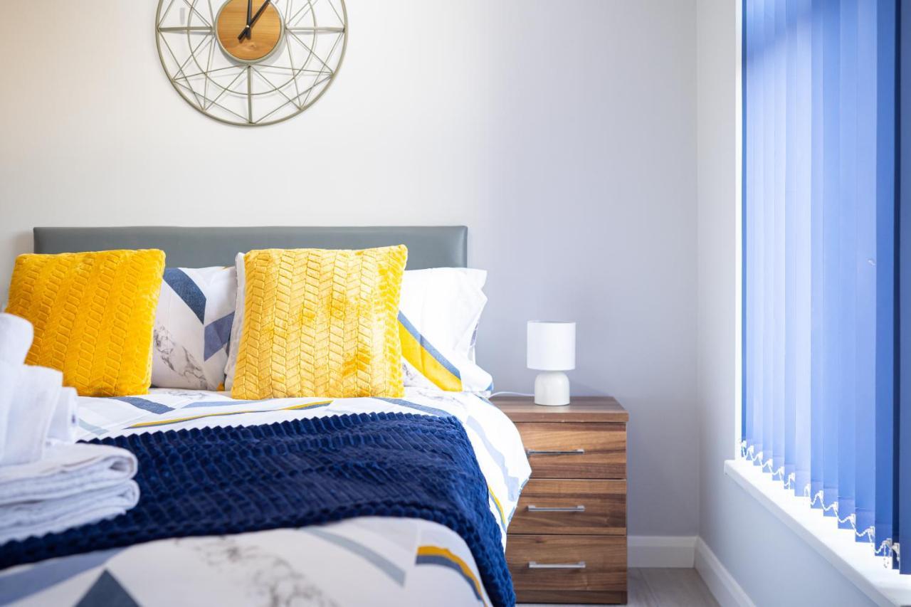 With Ensuite Showers & Share Kitchens Prime Location Near Hospital, Town Center 3 * St Helens (Merseyside)
