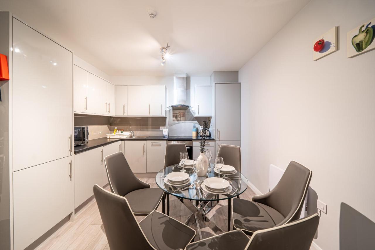 With Ensuite Showers & Share Kitchens Prime Location Near Hospital, Town Center 3 * St Helens (Merseyside)